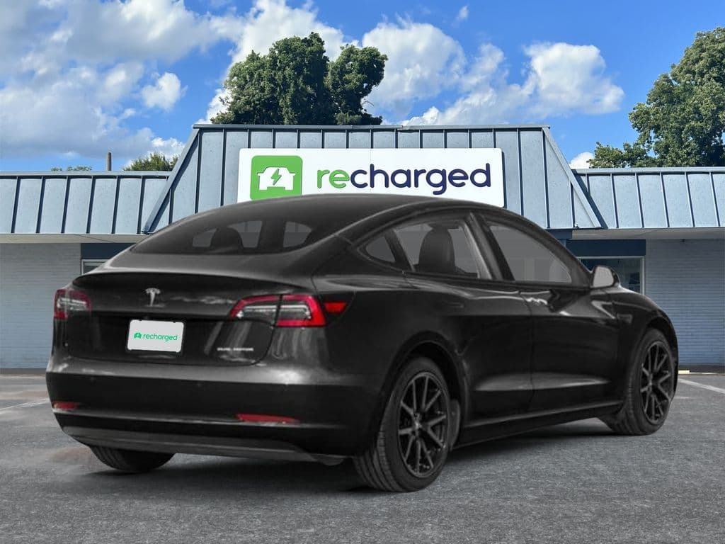 2021 Tesla Model 3 view 4