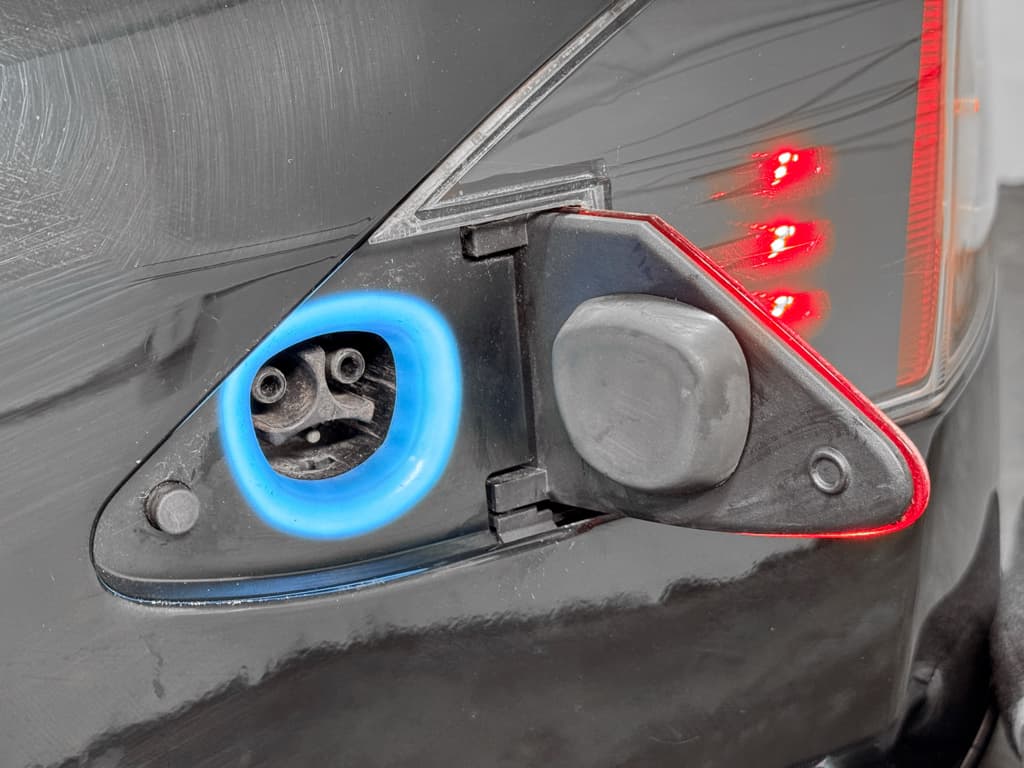 2018 Tesla Model S view 5