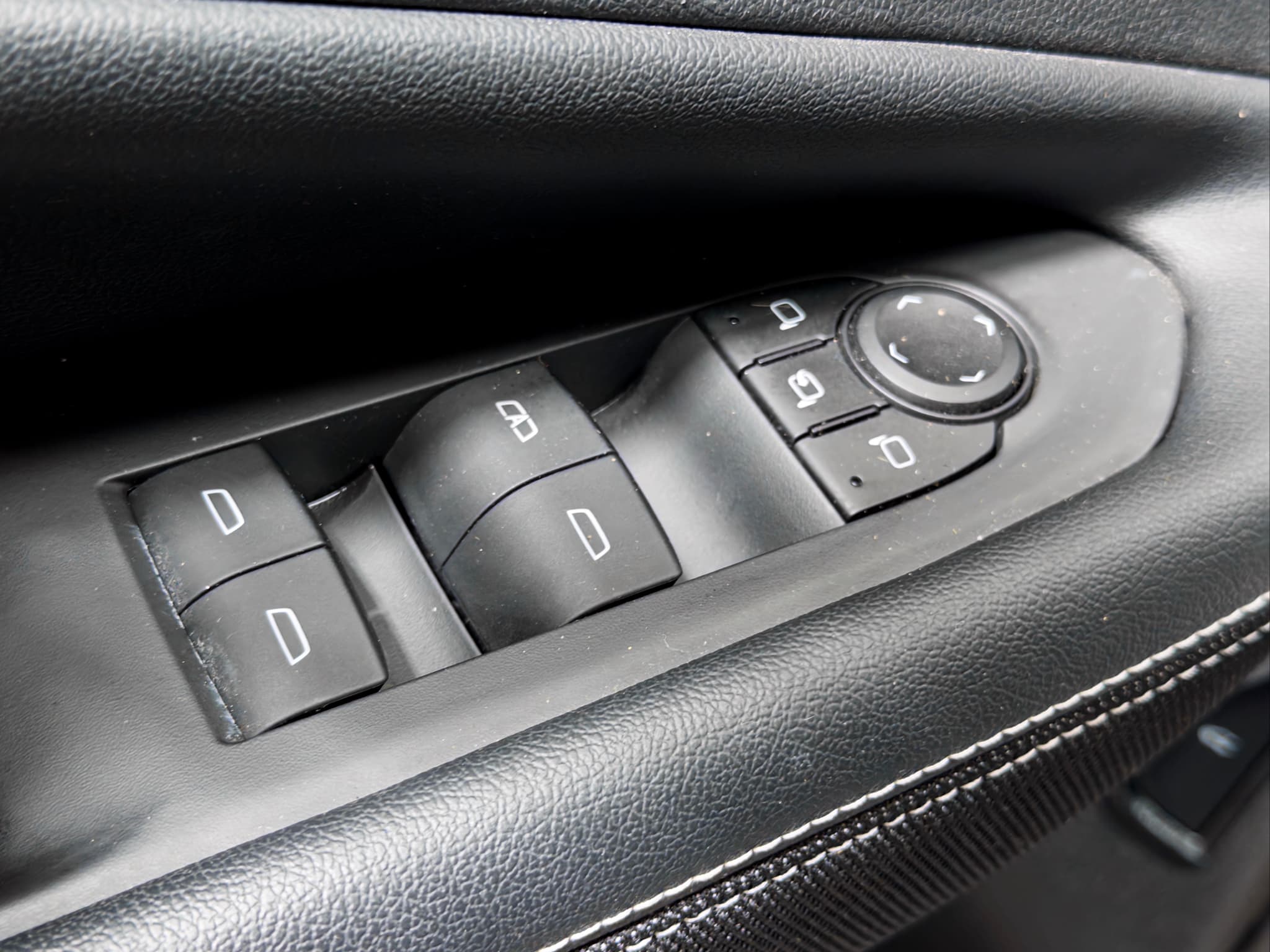 2024 Chevrolet Blazer EV view 7