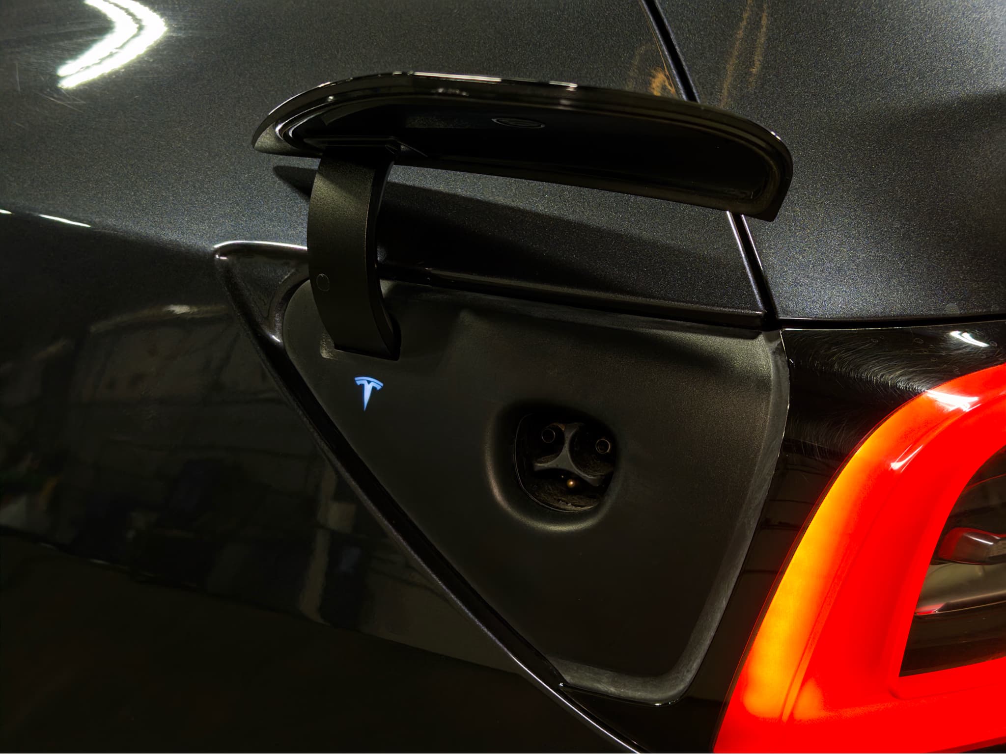 2024 Tesla Model Y view 5