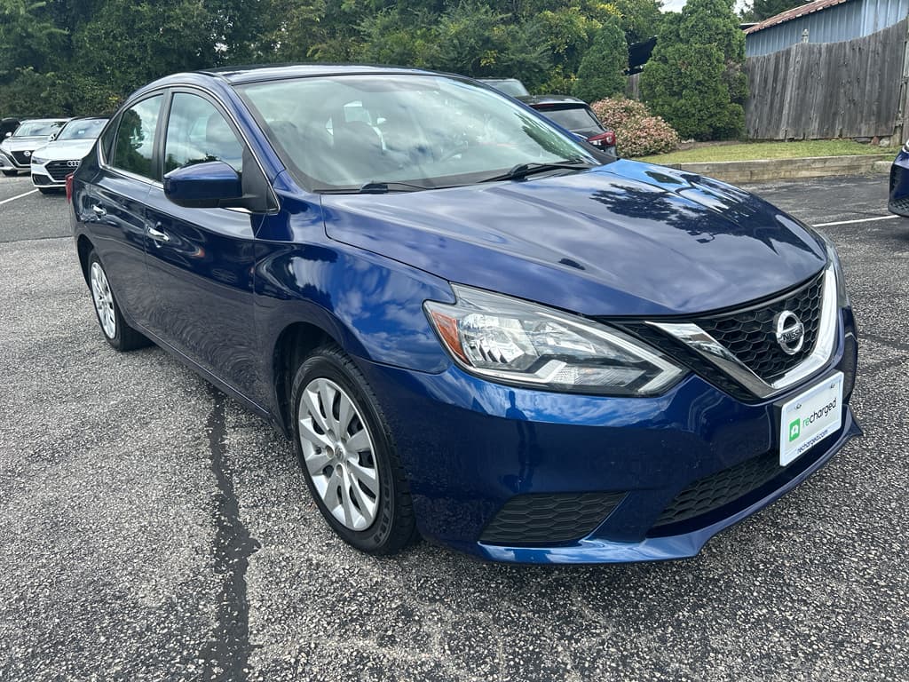 2019 Nissan Sentra view 4