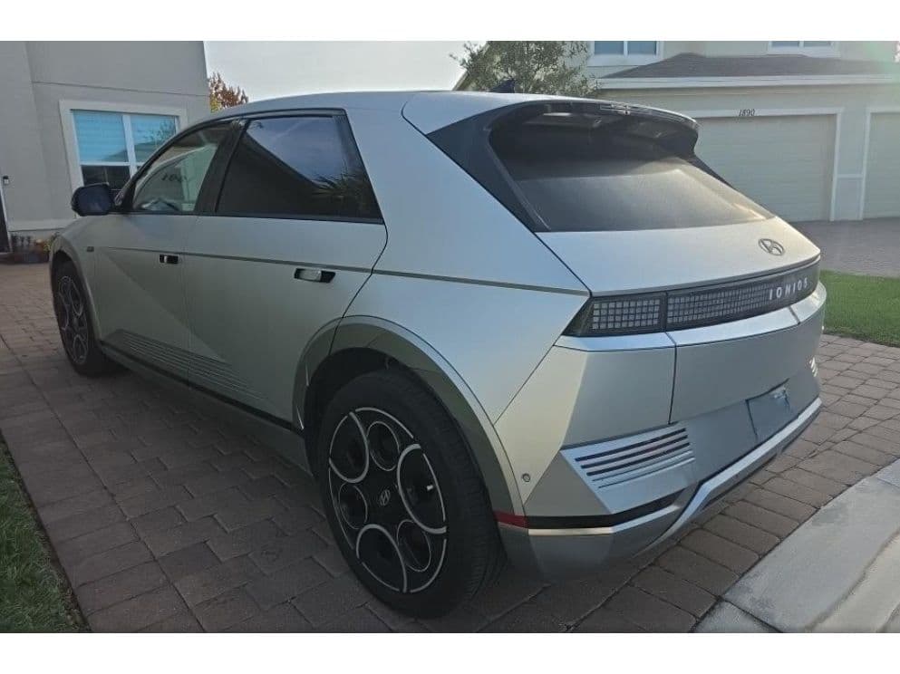 2024 Hyundai IONIQ 5 view 4