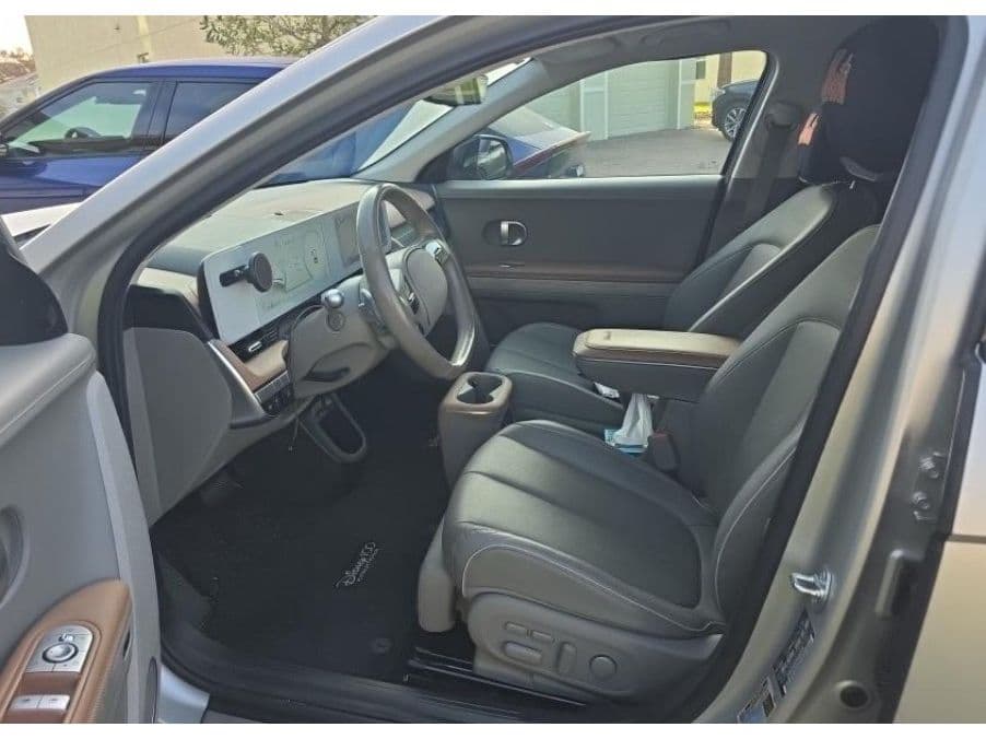 2024 Hyundai IONIQ 5 view 5