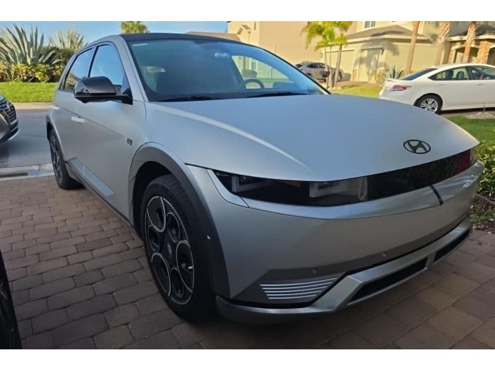 2024 Hyundai IONIQ 5 view 2