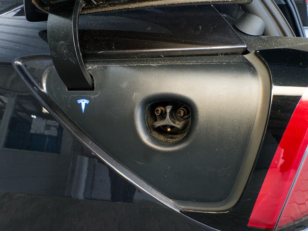 2025 Tesla Model Y view 5