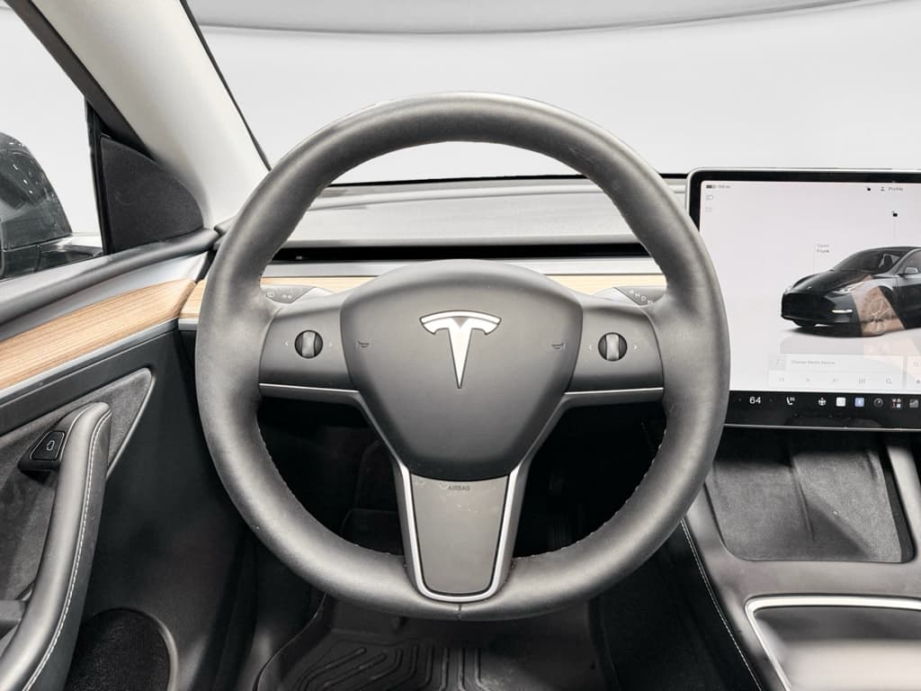 2025 Tesla Model Y view 7