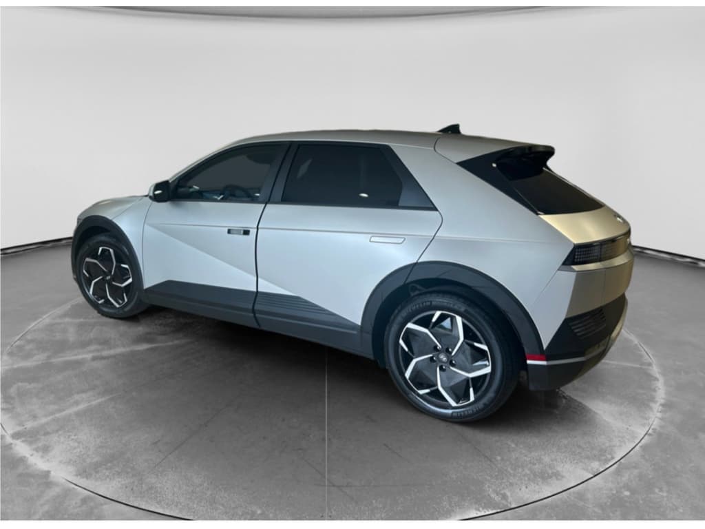 2024 Hyundai IONIQ 5 view 2