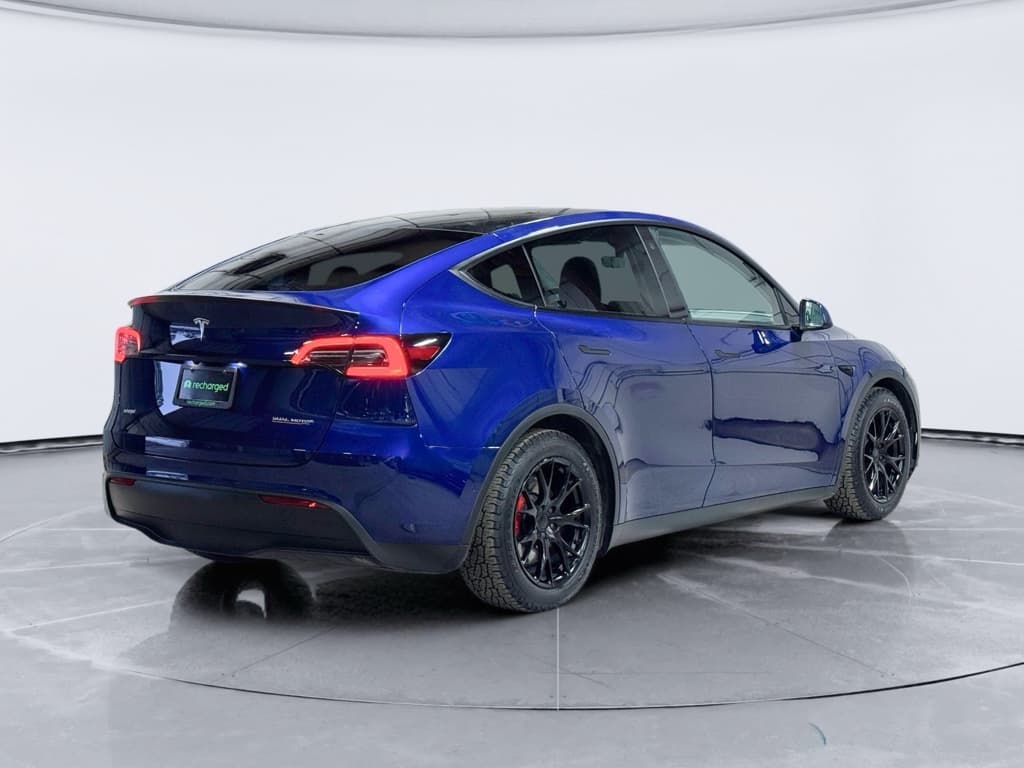 2021 Tesla Model Y view 3