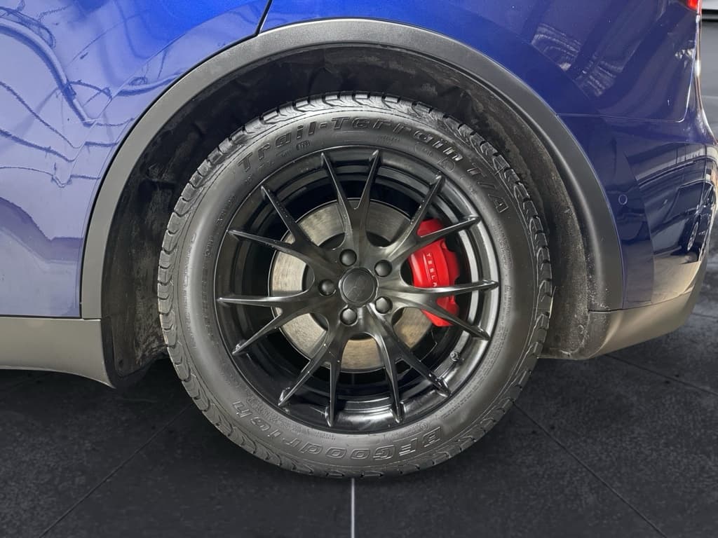 2021 Tesla Model Y view 33