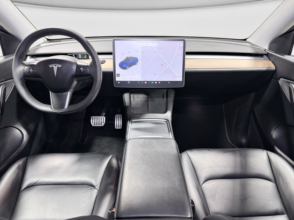 2021 Tesla Model Y view 16