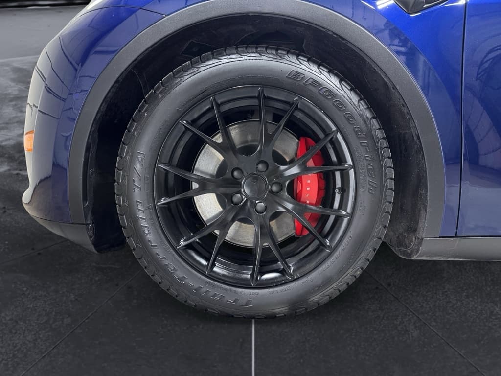 2021 Tesla Model Y view 31