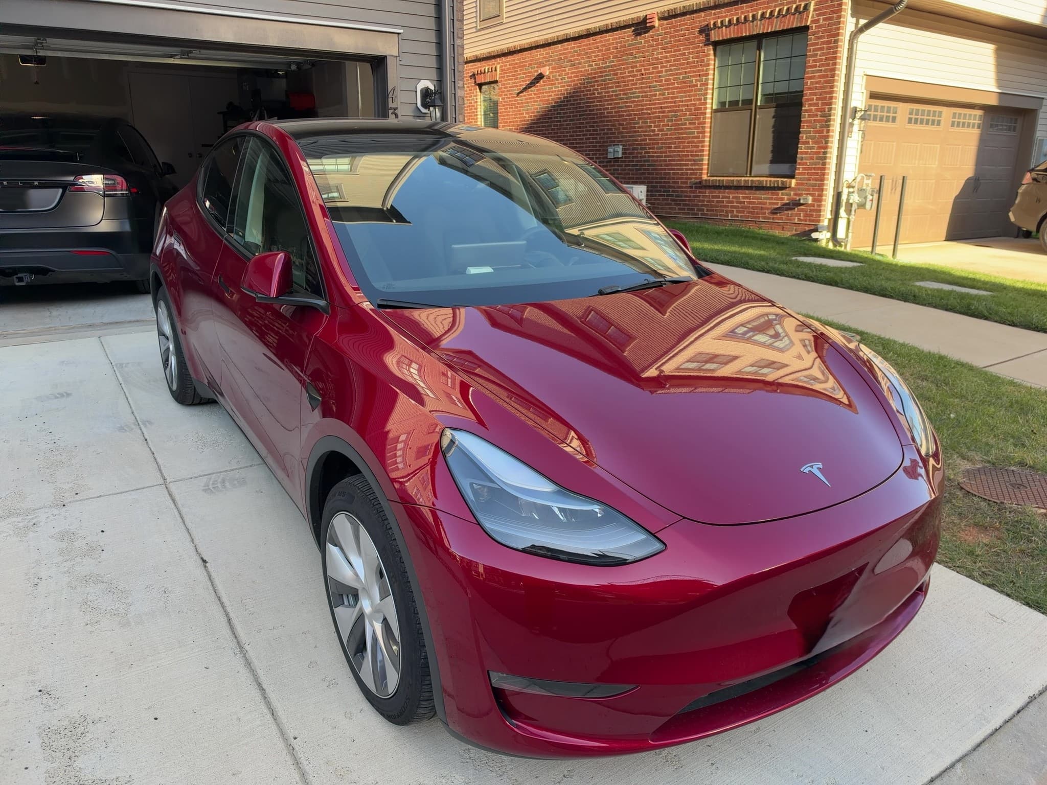 2024 Tesla Model Y view 4
