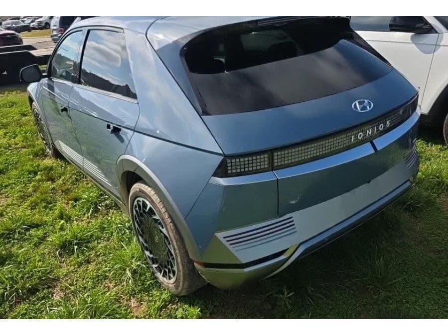 2024 Hyundai IONIQ 5 view 3