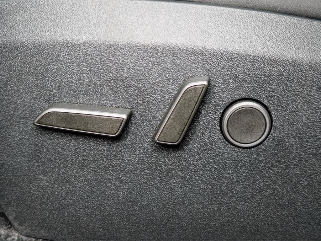 2024 Tesla Model Y view 6