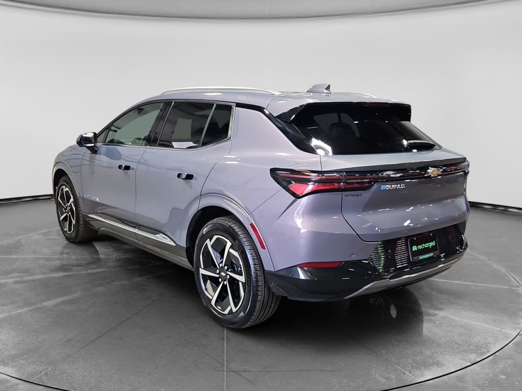 2024 Chevrolet Equinox EV view 2