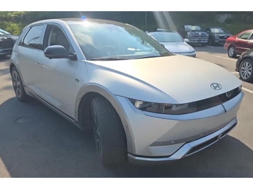 2024 Hyundai IONIQ 5 view 2