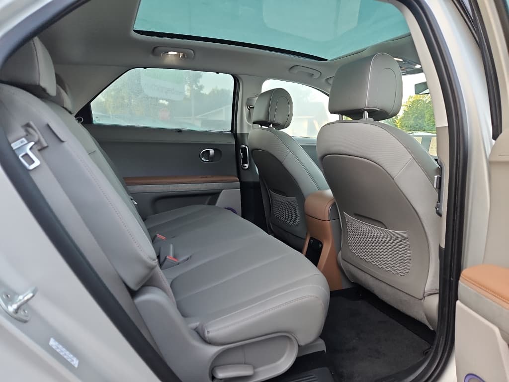 2024 Hyundai IONIQ 5 view 24