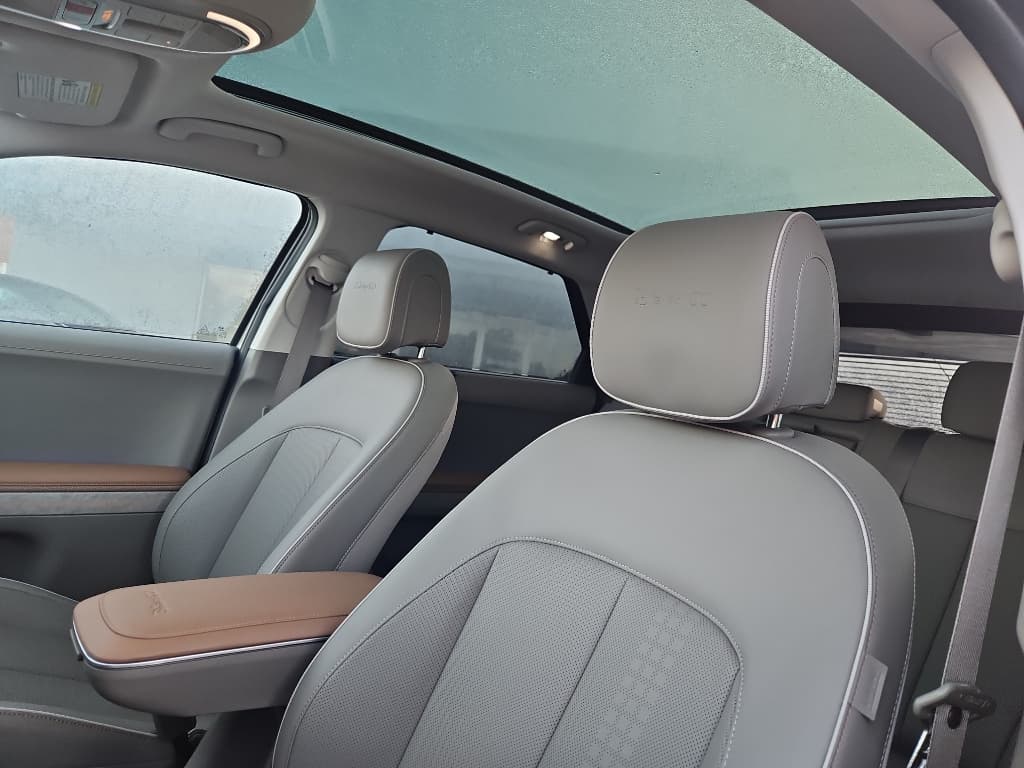 2024 Hyundai IONIQ 5 view 26