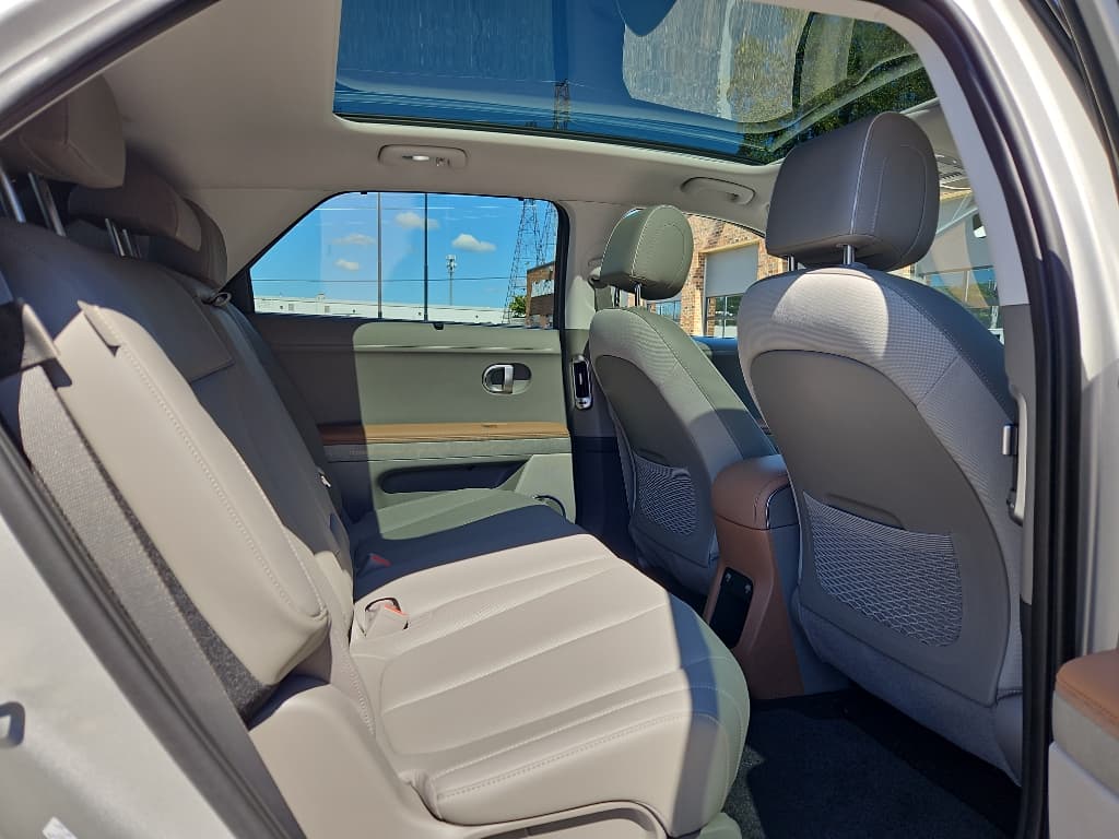2024 Hyundai IONIQ 5 view 24