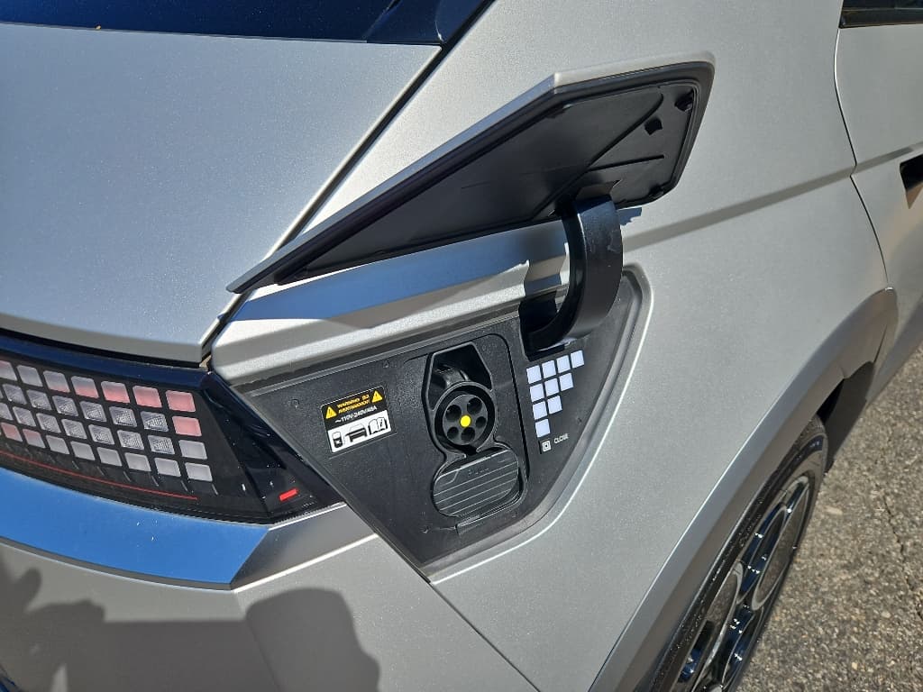 2024 Hyundai IONIQ 5 view 5