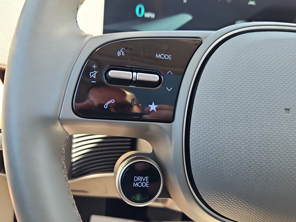 2024 Hyundai IONIQ 5 view 9