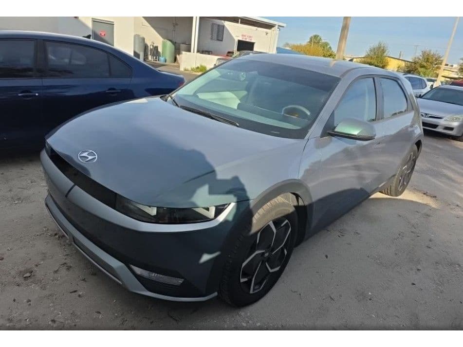 2024 Hyundai IONIQ 5 view 1