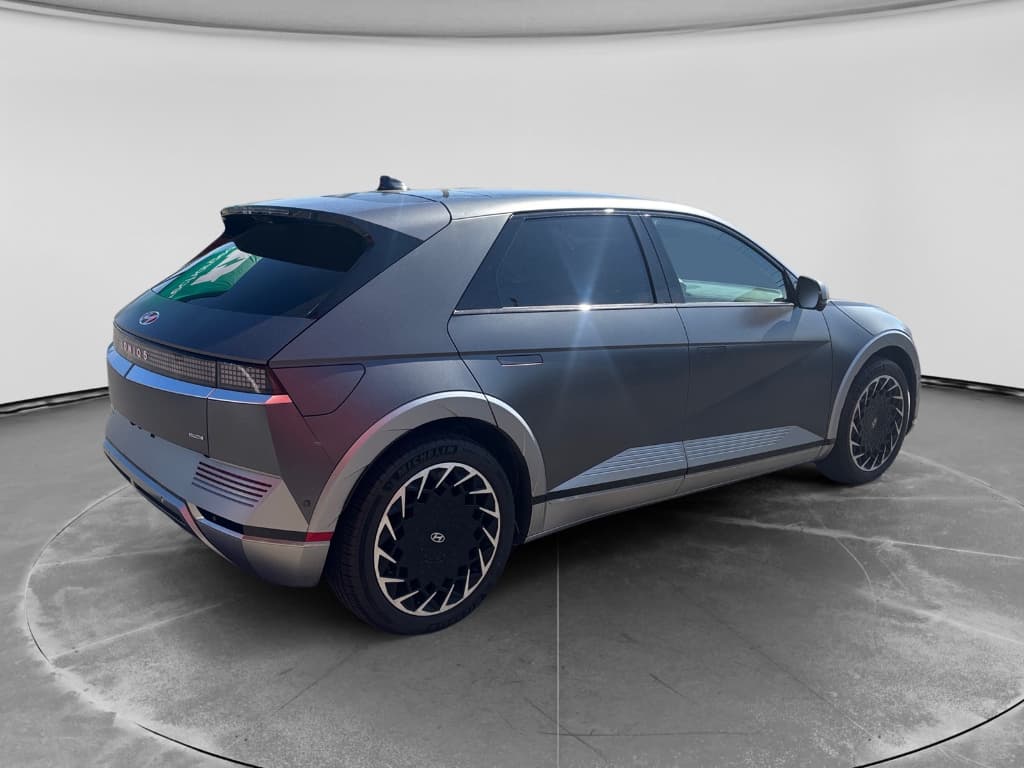 2024 Hyundai IONIQ 5 view 4