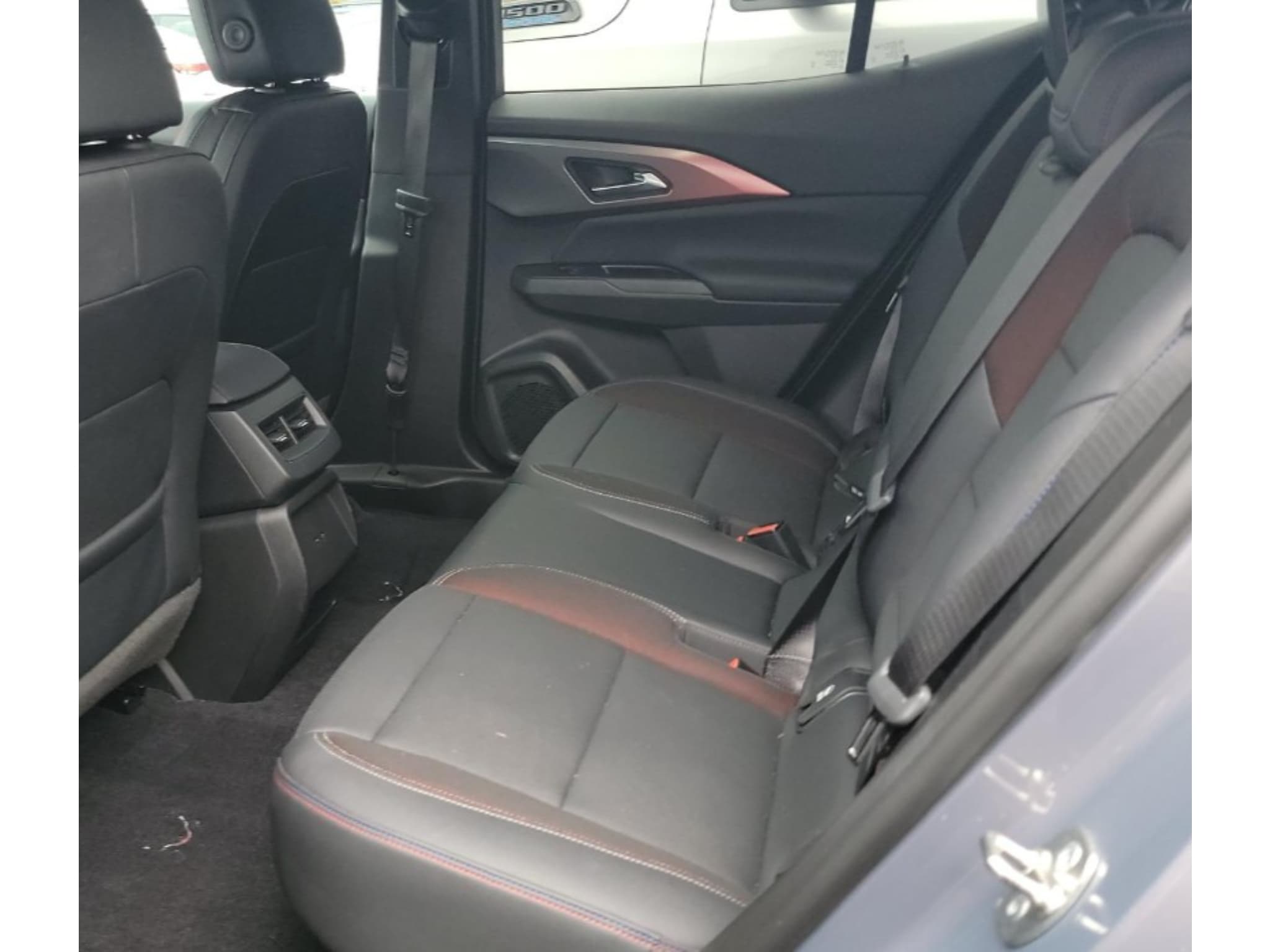 2024 Chevrolet Equinox EV view 6