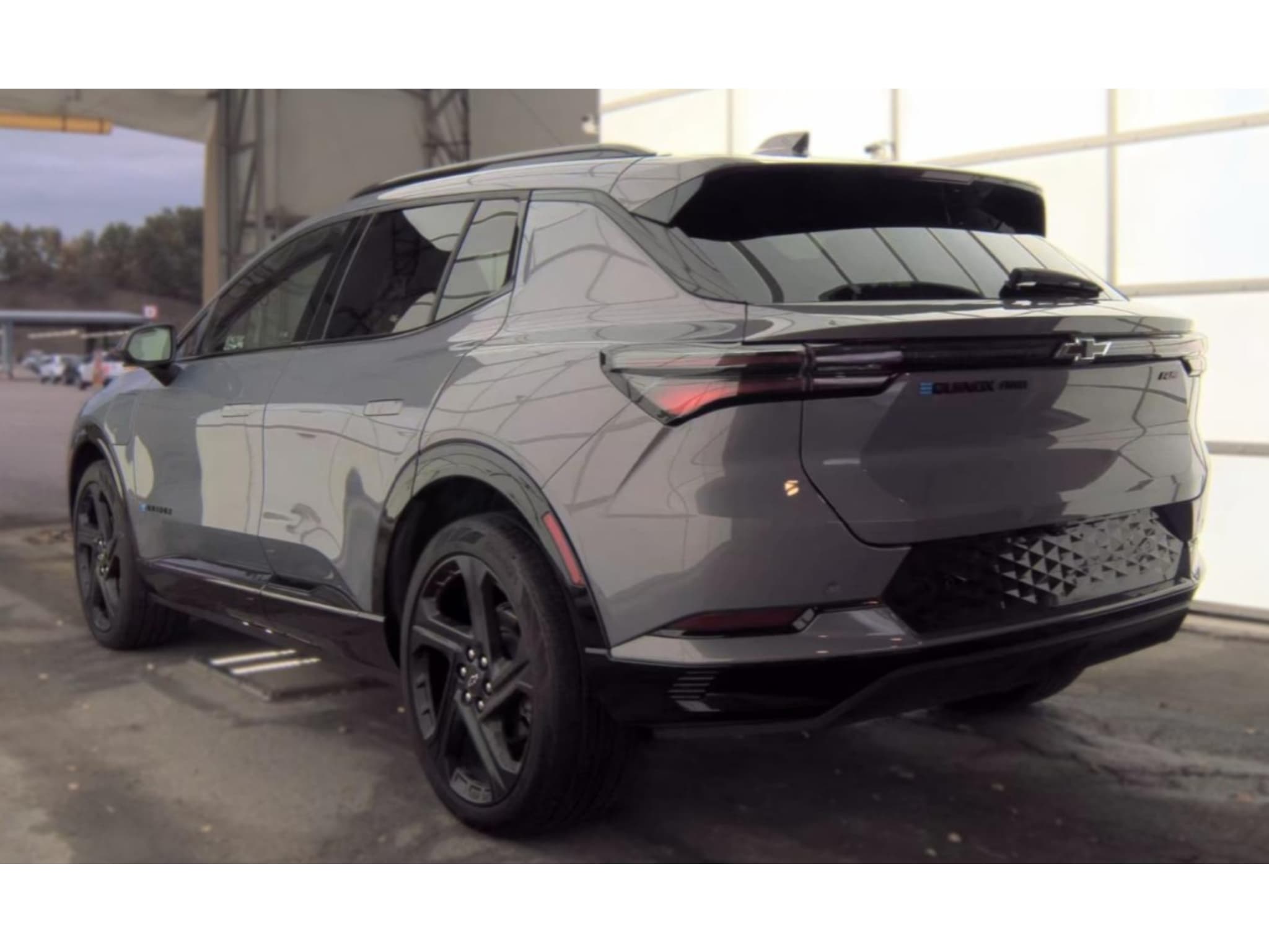 2024 Chevrolet Equinox EV view 2