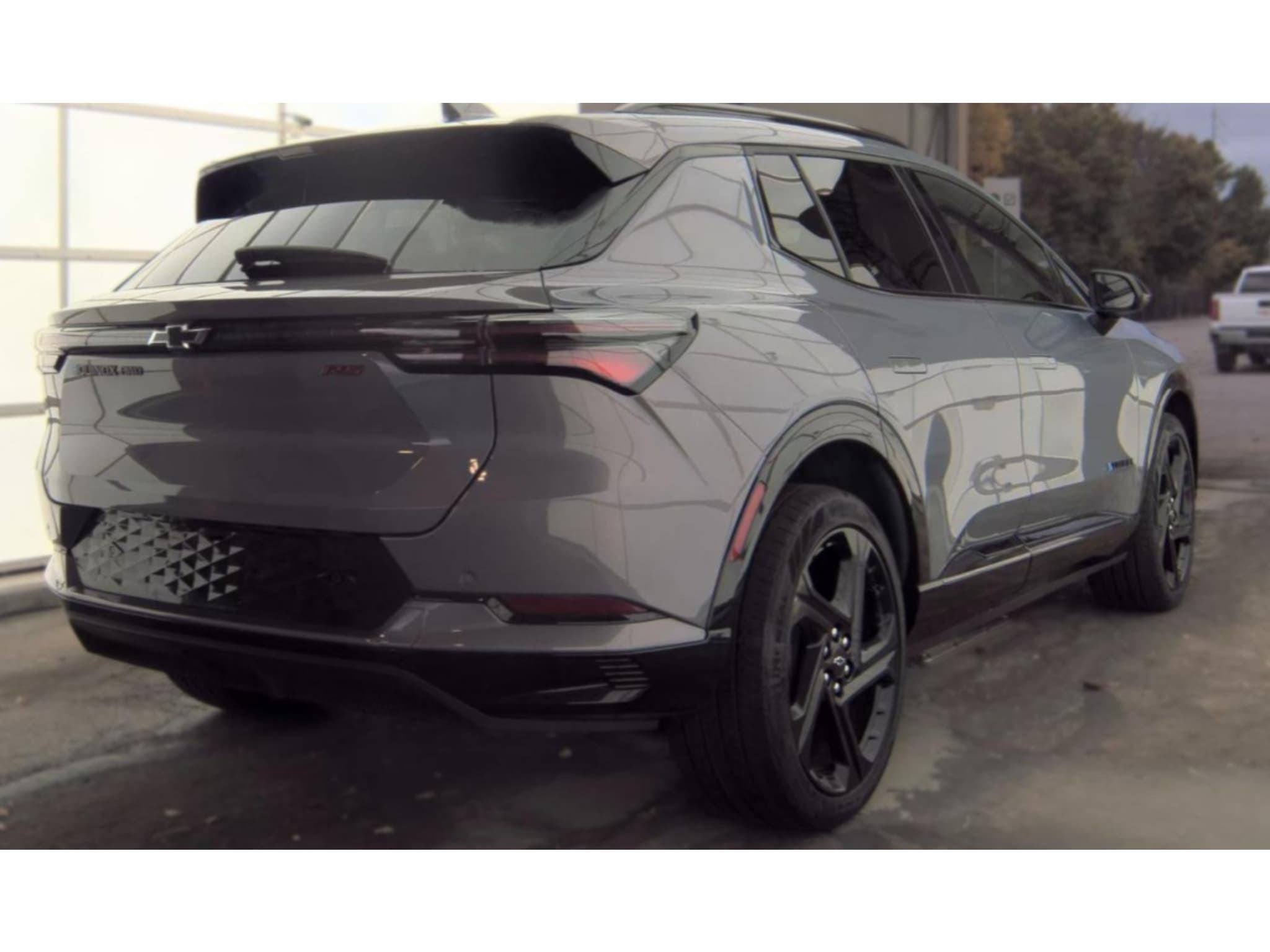 2024 Chevrolet Equinox EV view 3