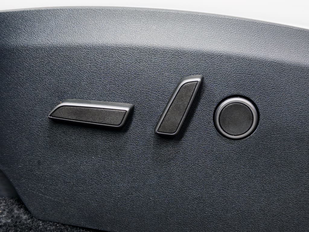 2024 Tesla Model Y view 6