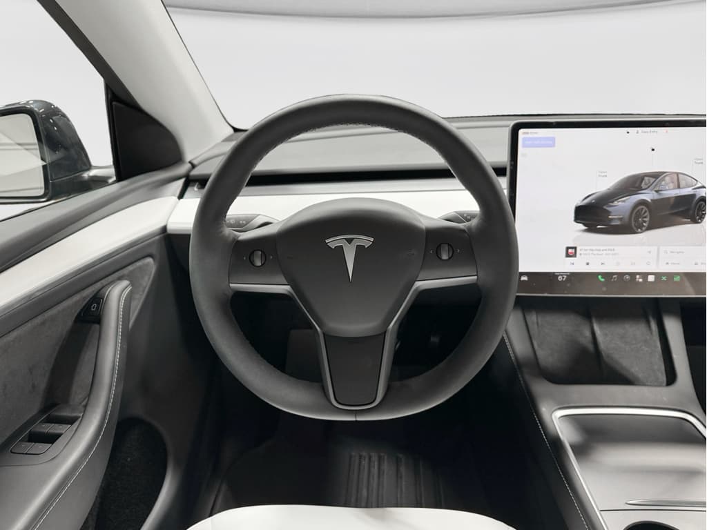 2024 Tesla Model Y view 7