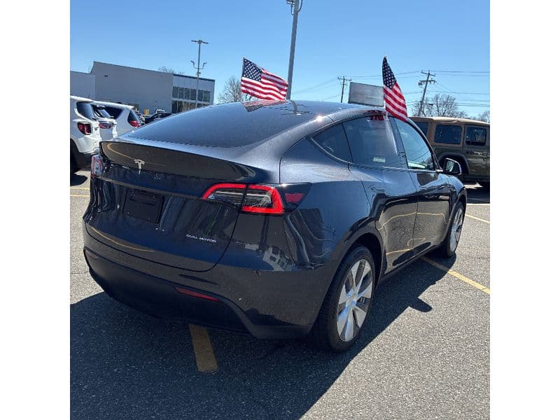 2024 Tesla Model Y view 3