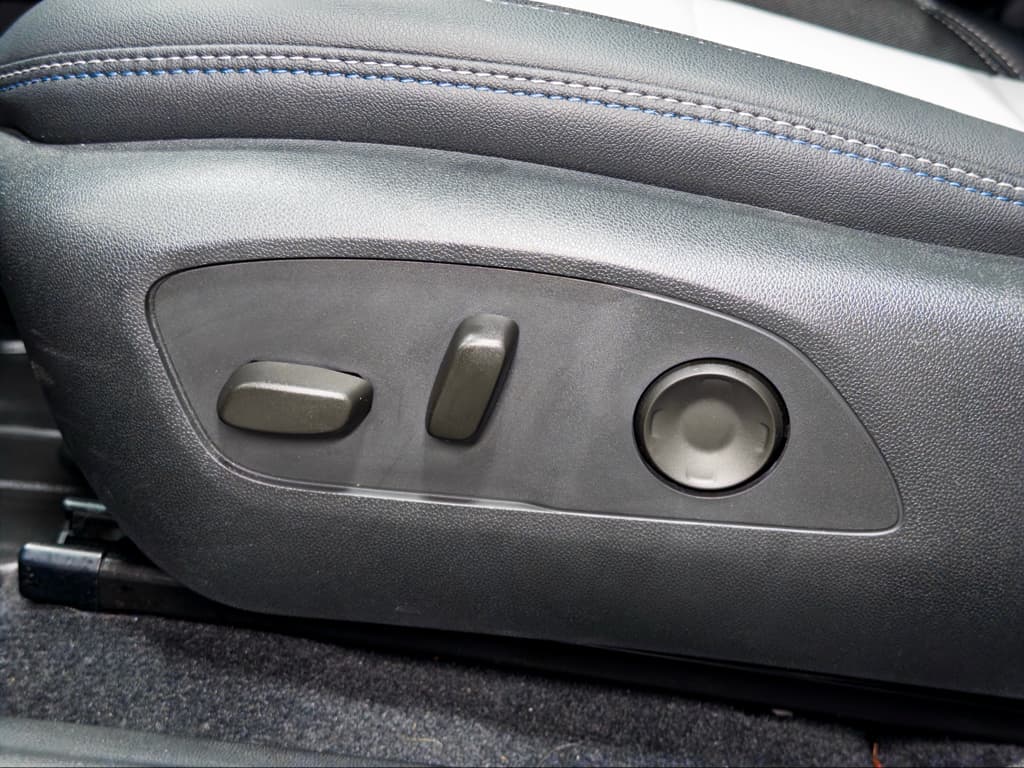 2024 Chevrolet Equinox EV view 6