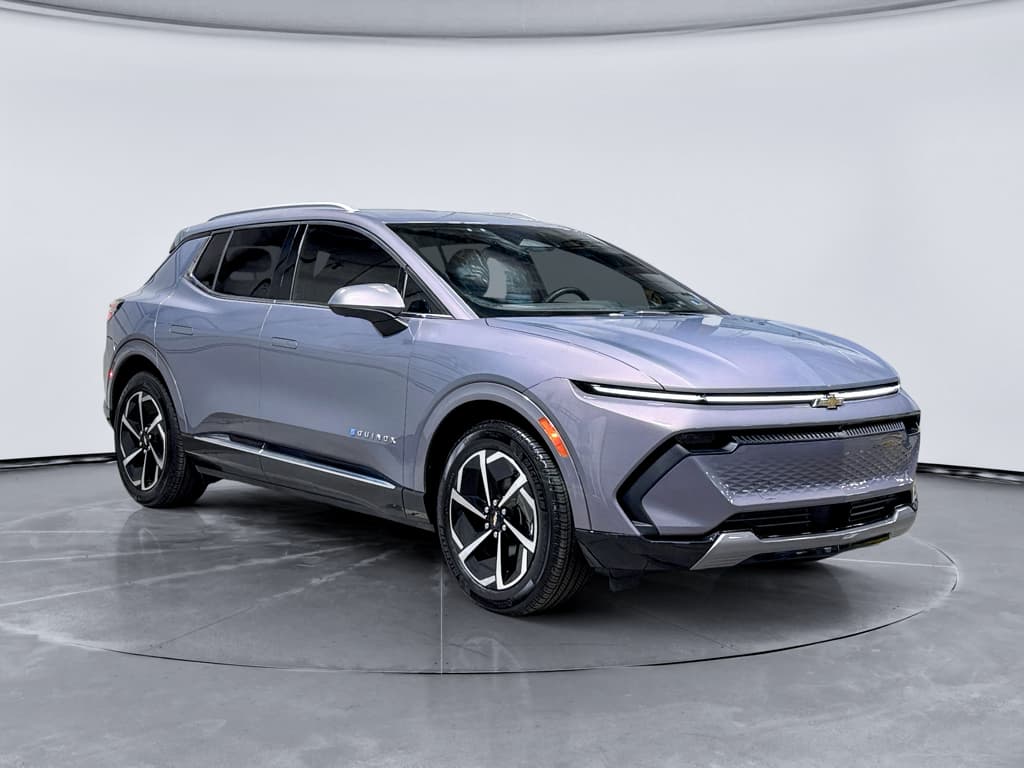 2024 Chevrolet Equinox EV view 4