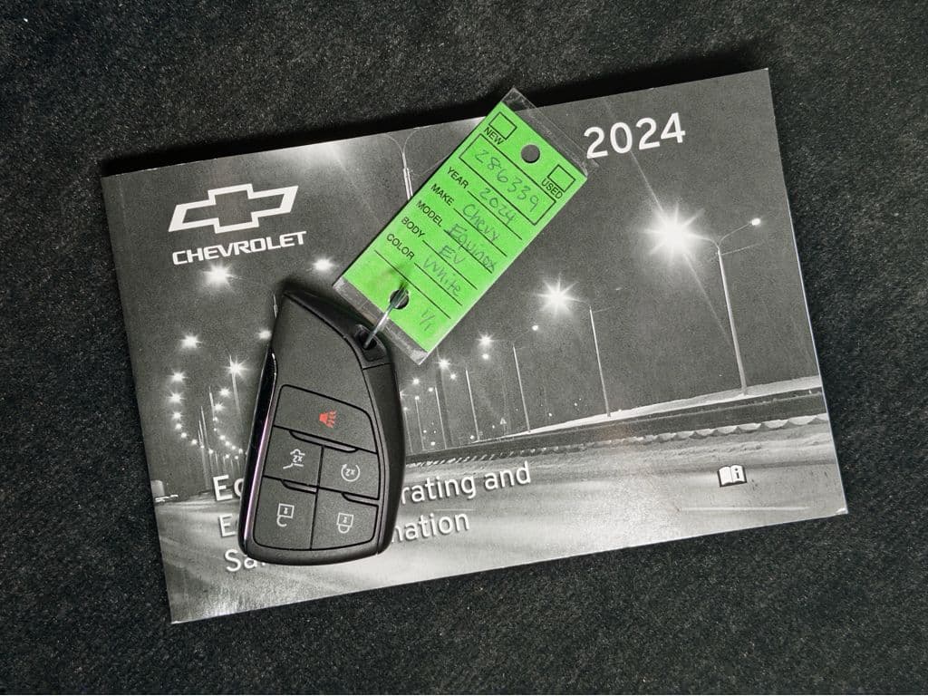 2024 Chevrolet Equinox EV view 23