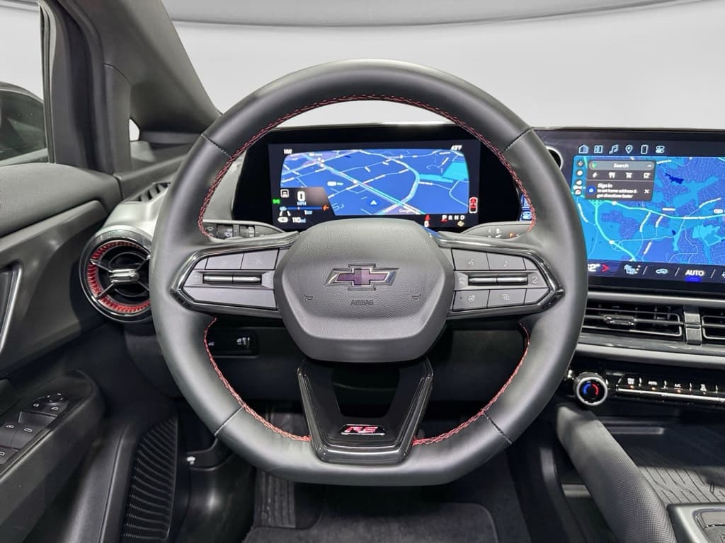 2024 Chevrolet Equinox EV view 8