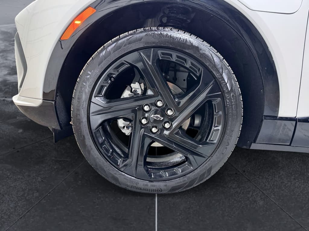 2024 Chevrolet Equinox EV view 29