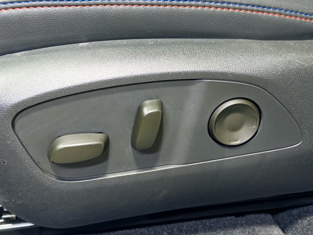 2024 Chevrolet Equinox EV view 6