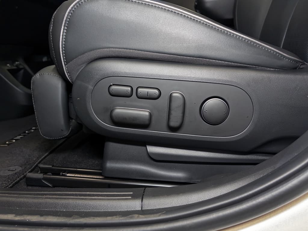 2024 Hyundai IONIQ 5 view 7