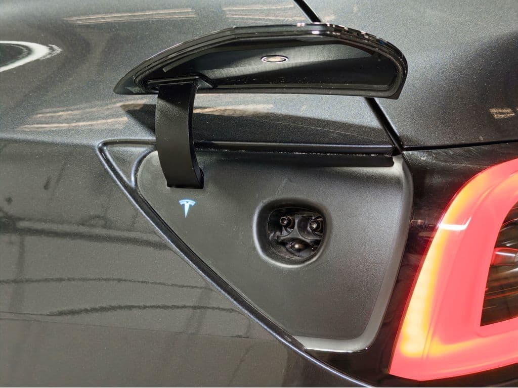 2025 Tesla Model Y view 5