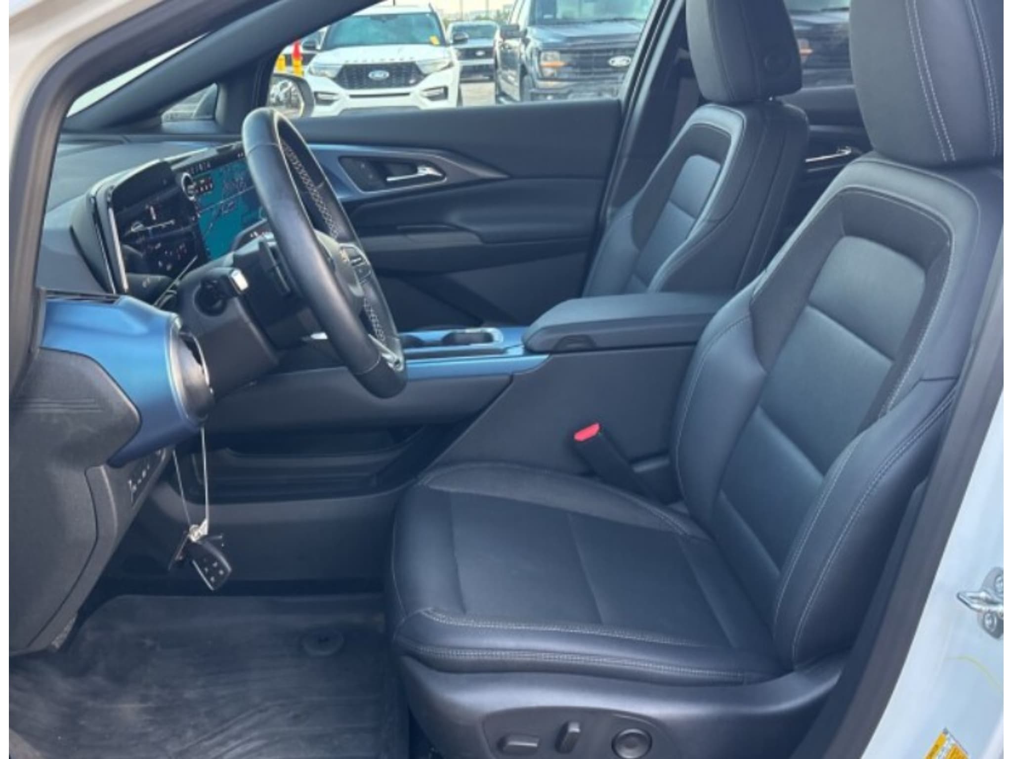 2024 Chevrolet Equinox EV view 5