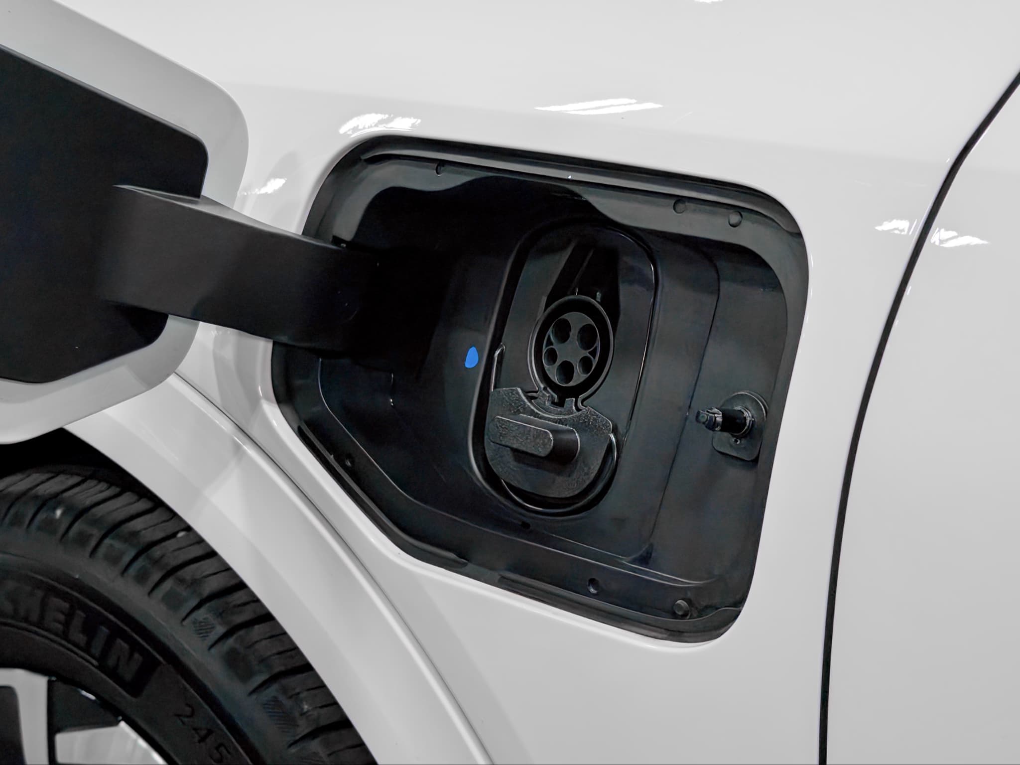 2024 Chevrolet Equinox EV view 5