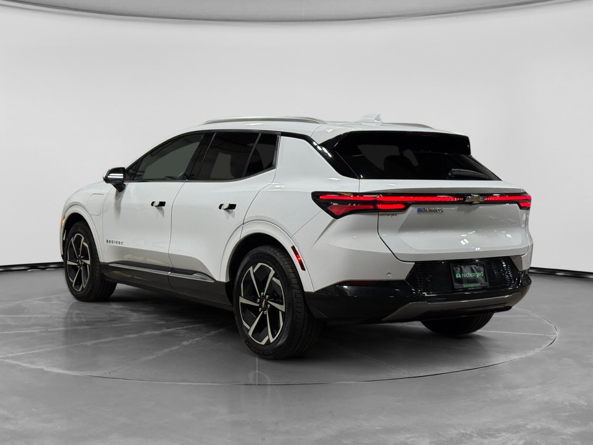 2024 Chevrolet Equinox EV view 2