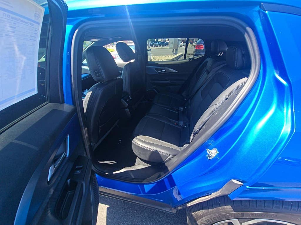 2024 Chevrolet Equinox EV view 6