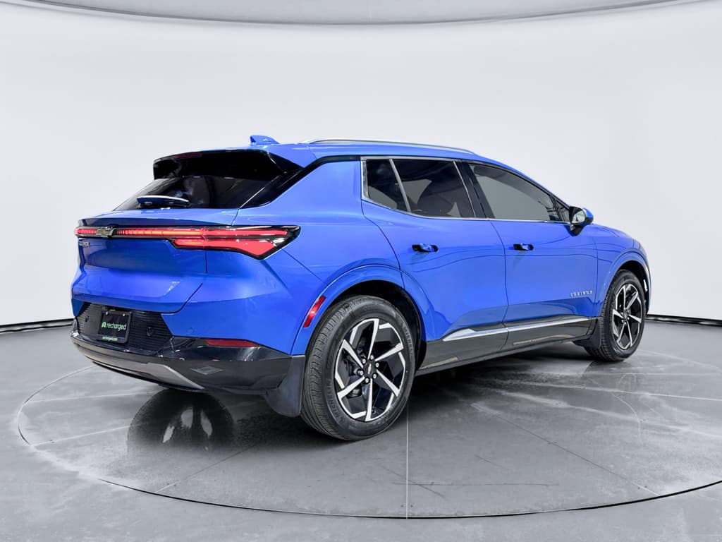 2024 Chevrolet Equinox EV view 3
