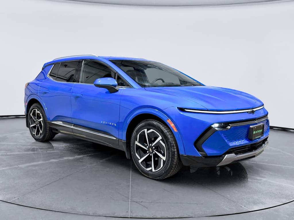 2024 Chevrolet Equinox EV view 4