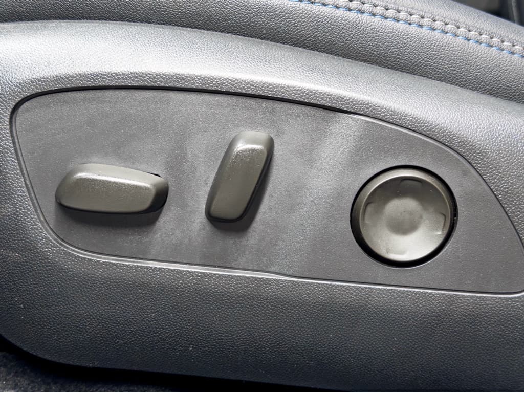 2024 Chevrolet Equinox EV view 6