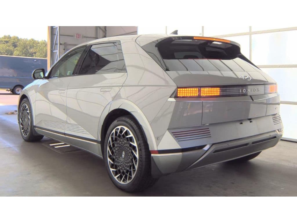2024 Hyundai IONIQ 5 view 4