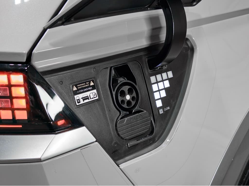 2024 Hyundai IONIQ 5 view 5